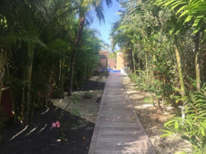 Ti paradis caché-piscine-dans quartier résidentiel